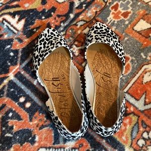 White & black cheetah print flats